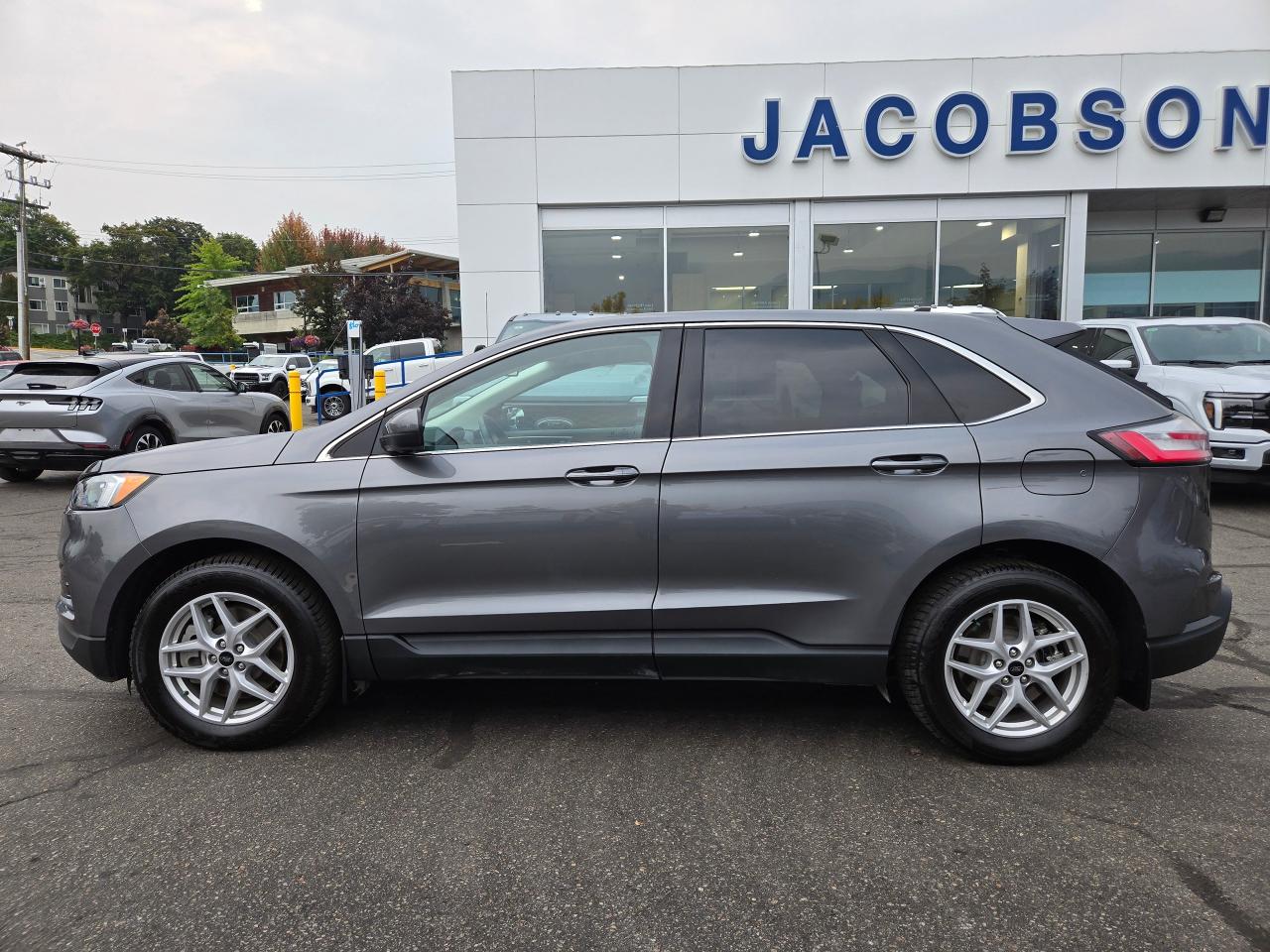 2023 Ford Edge SEL Photo5