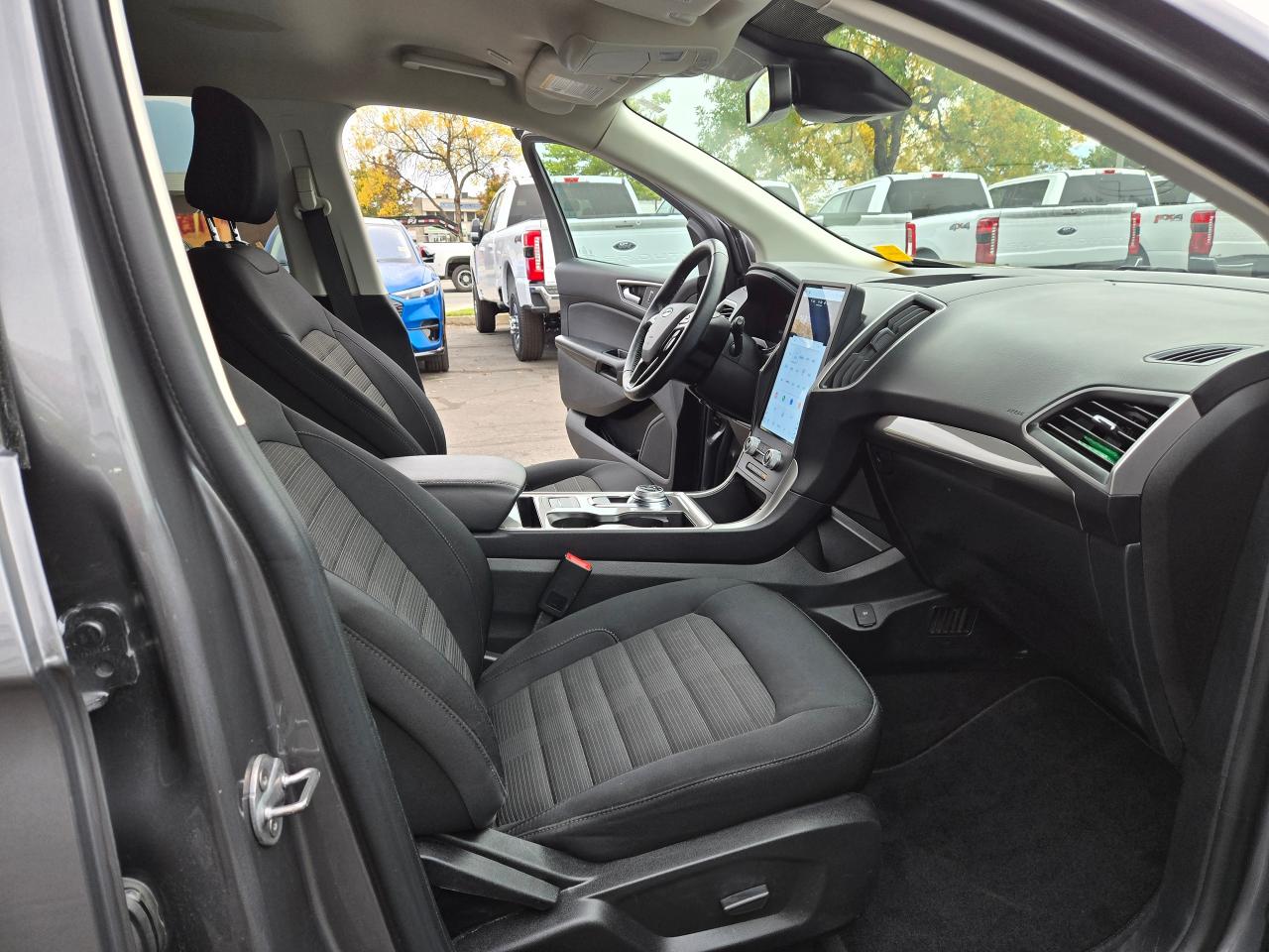 2023 Ford Edge SEL Photo5
