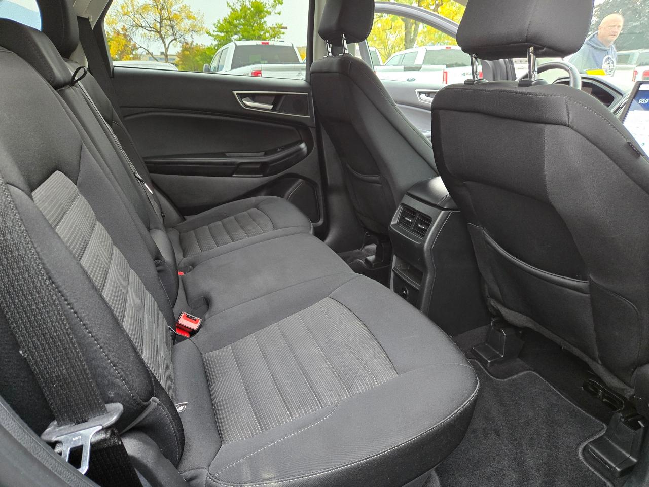 2023 Ford Edge SEL Photo5