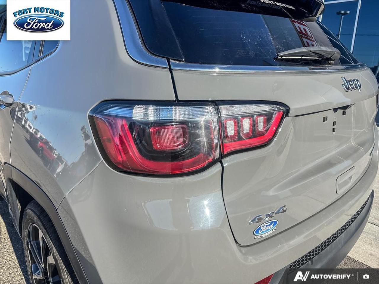 2023 Jeep Compass LIMITED Photo5