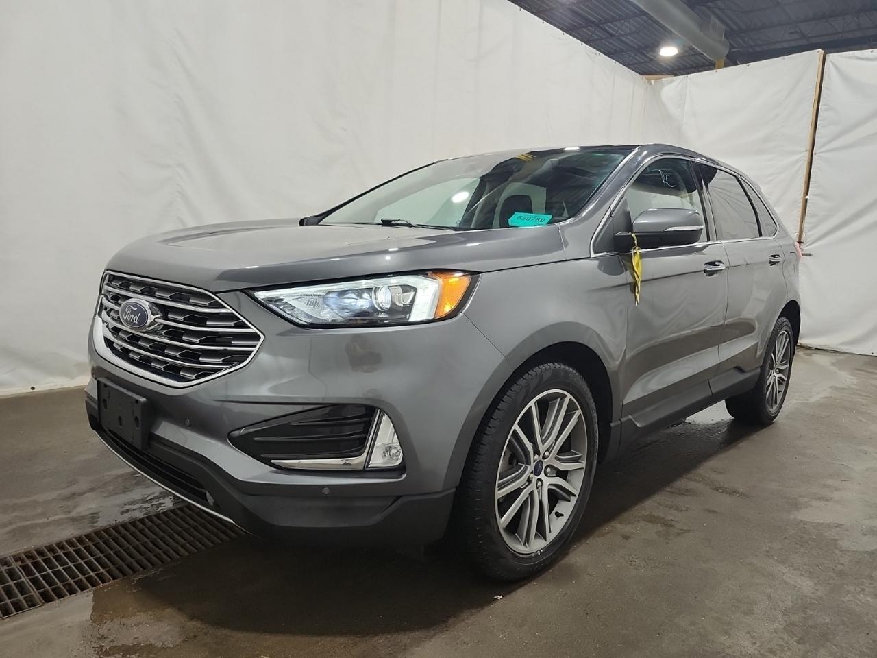 2022 Ford Edge Titanium Photo0
