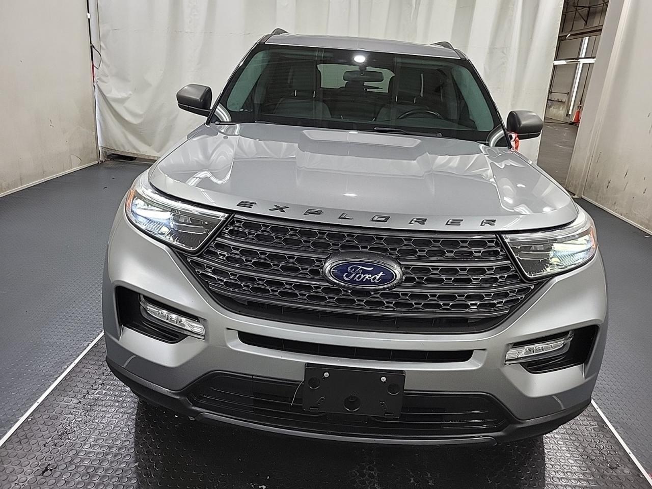 2021 Ford Explorer XLT Photo5