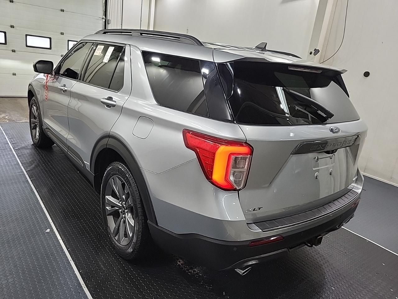 2021 Ford Explorer XLT Photo5