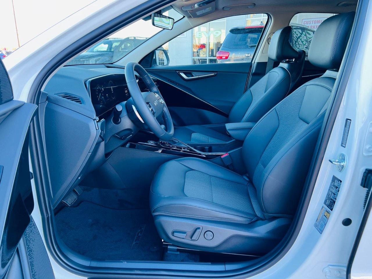 2026 Kia NIRO HEV EX PREMIUM Photo