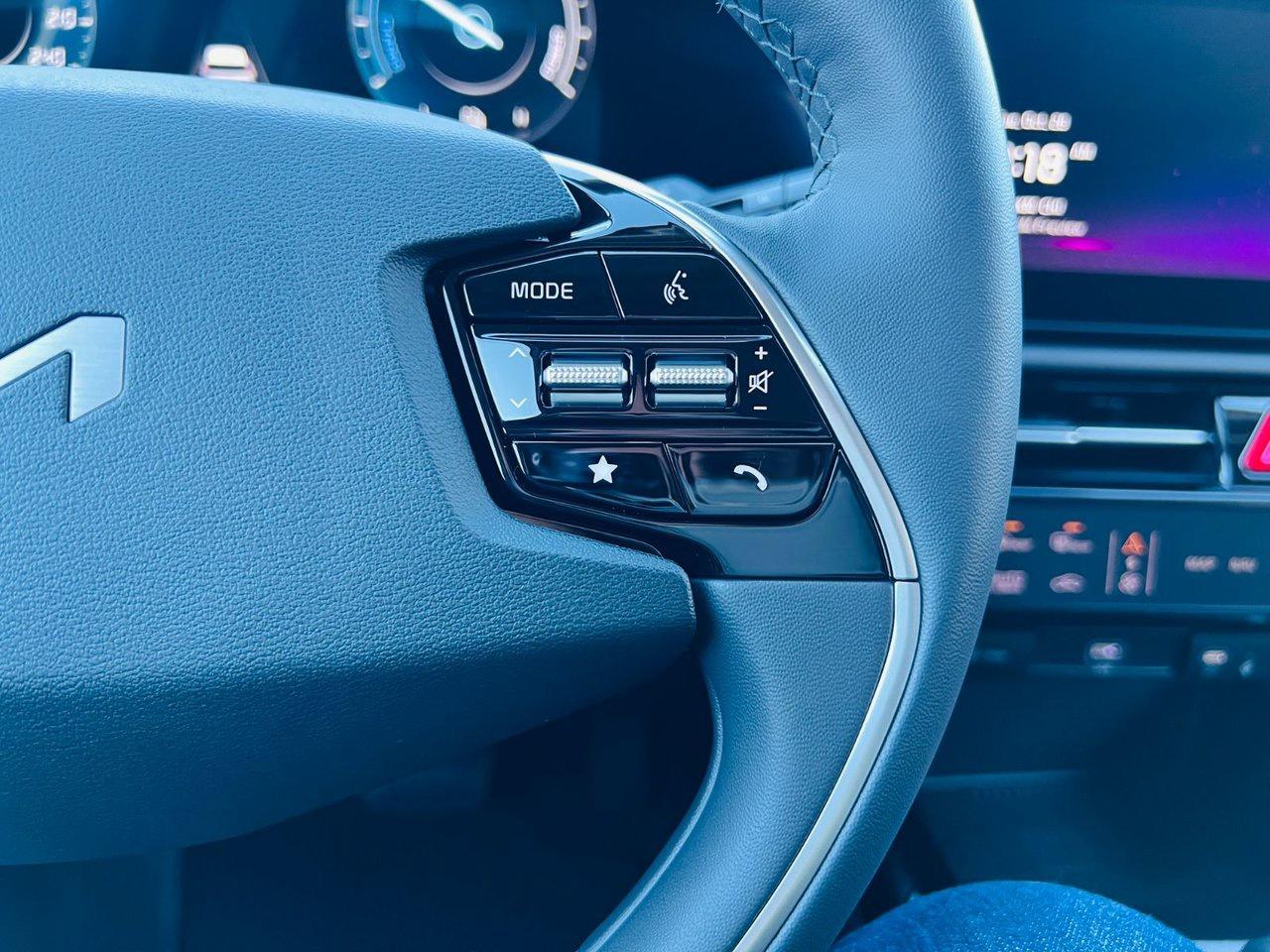 2026 Kia NIRO HEV EX PREMIUM Photo