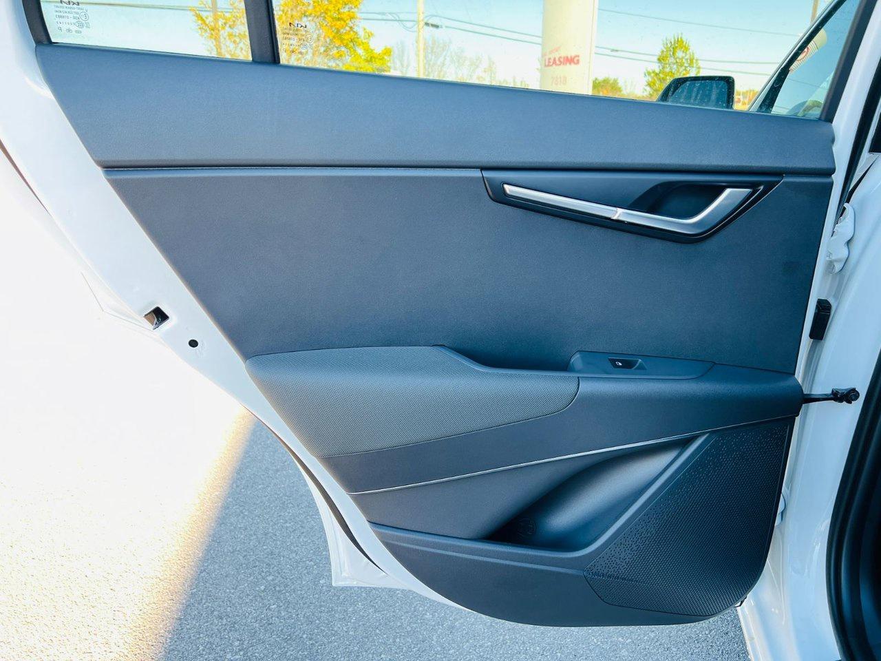 2026 Kia NIRO HEV EX PREMIUM Photo