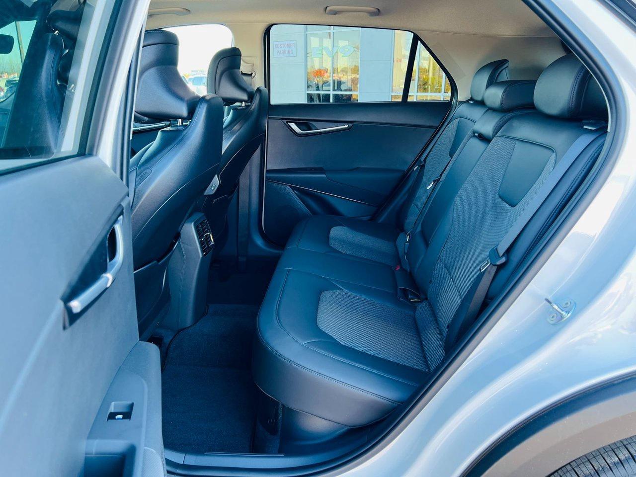 2026 Kia NIRO HEV EX PREMIUM Photo