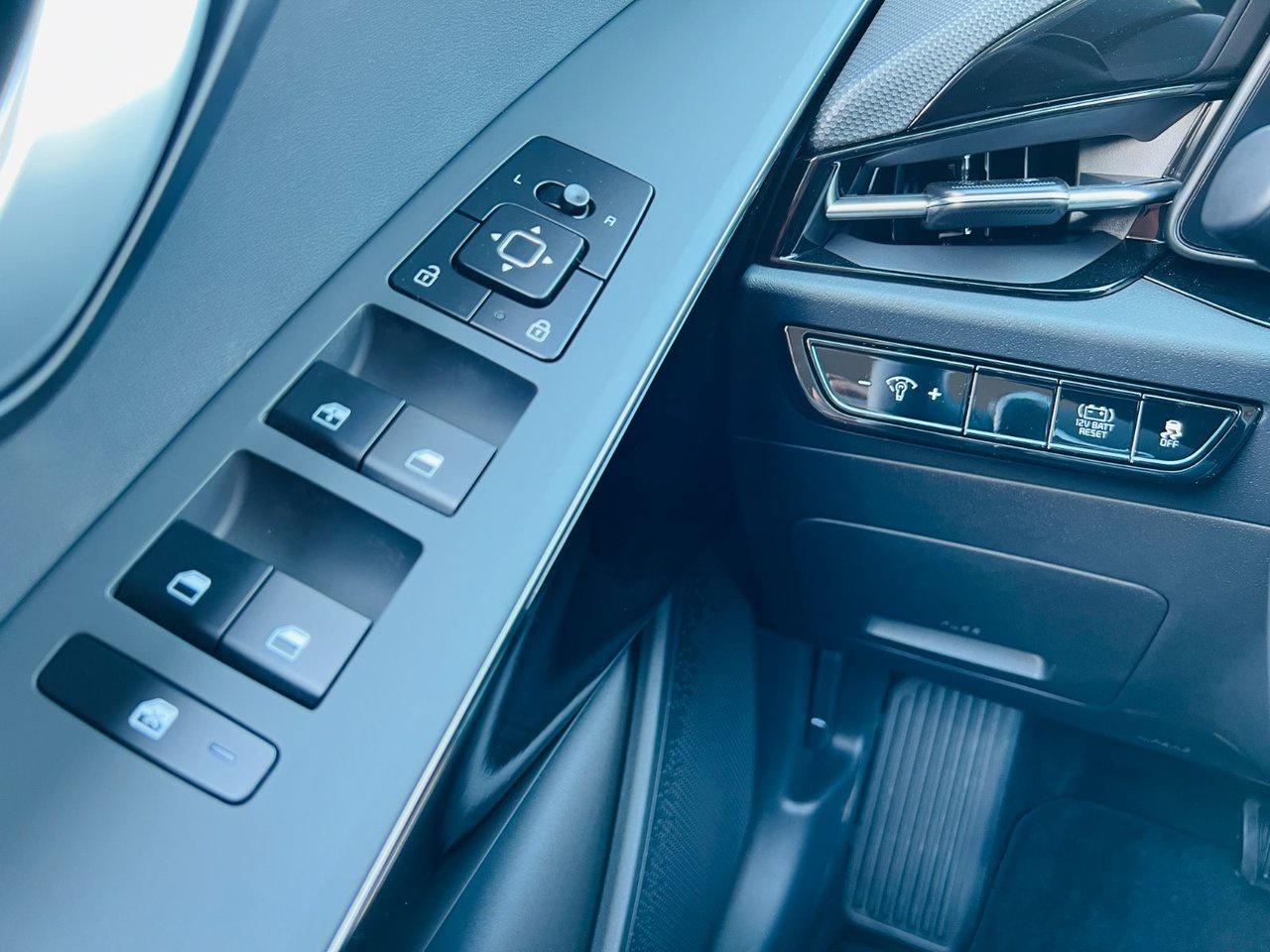 2026 Kia NIRO HEV EX Photo