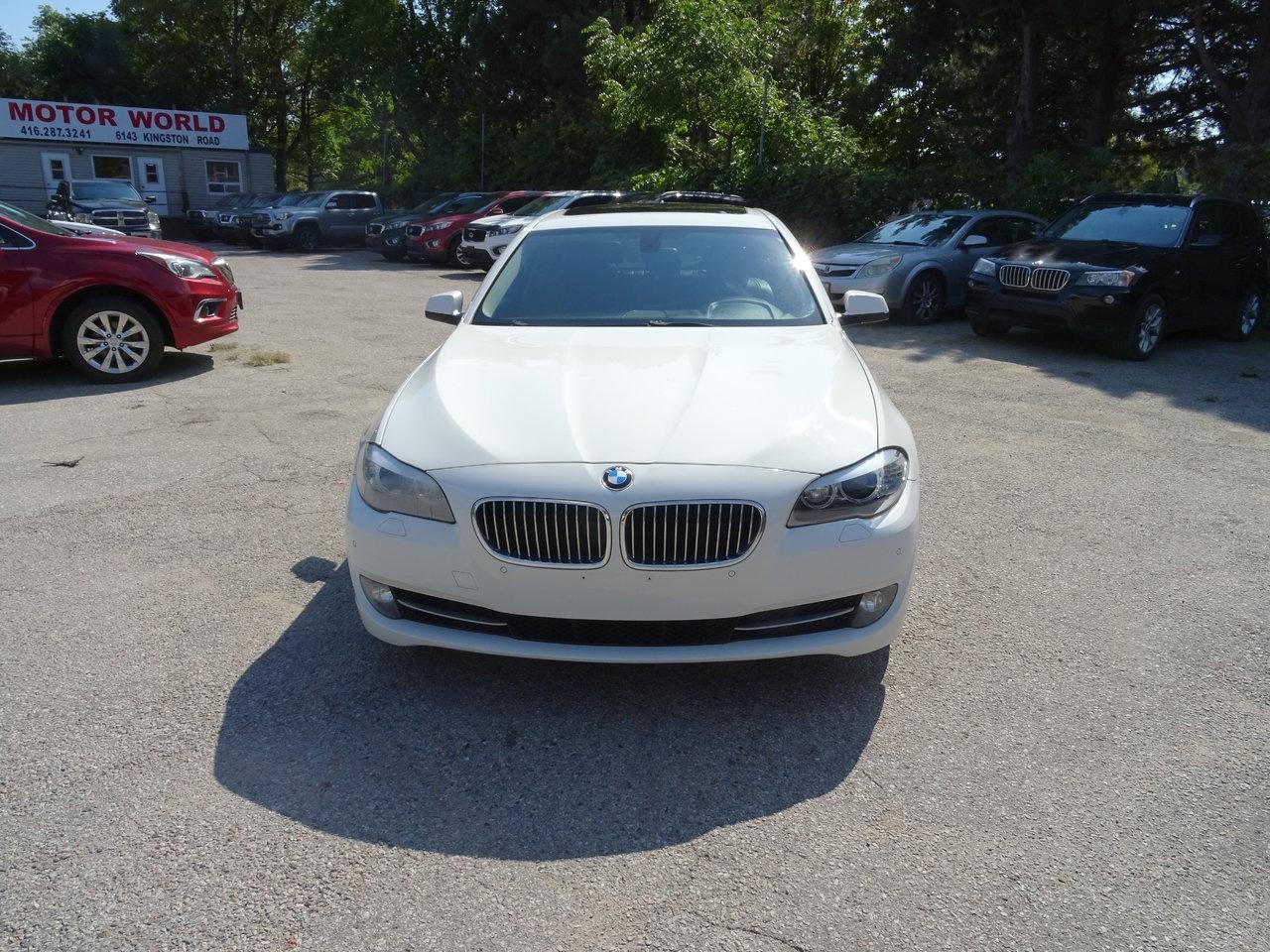 2013 BMW 5 Series 528i xDrive Photo