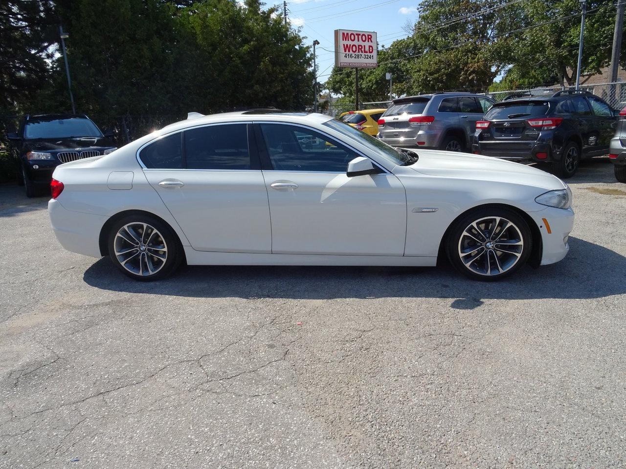 2013 BMW 5 Series 528i xDrive Photo4