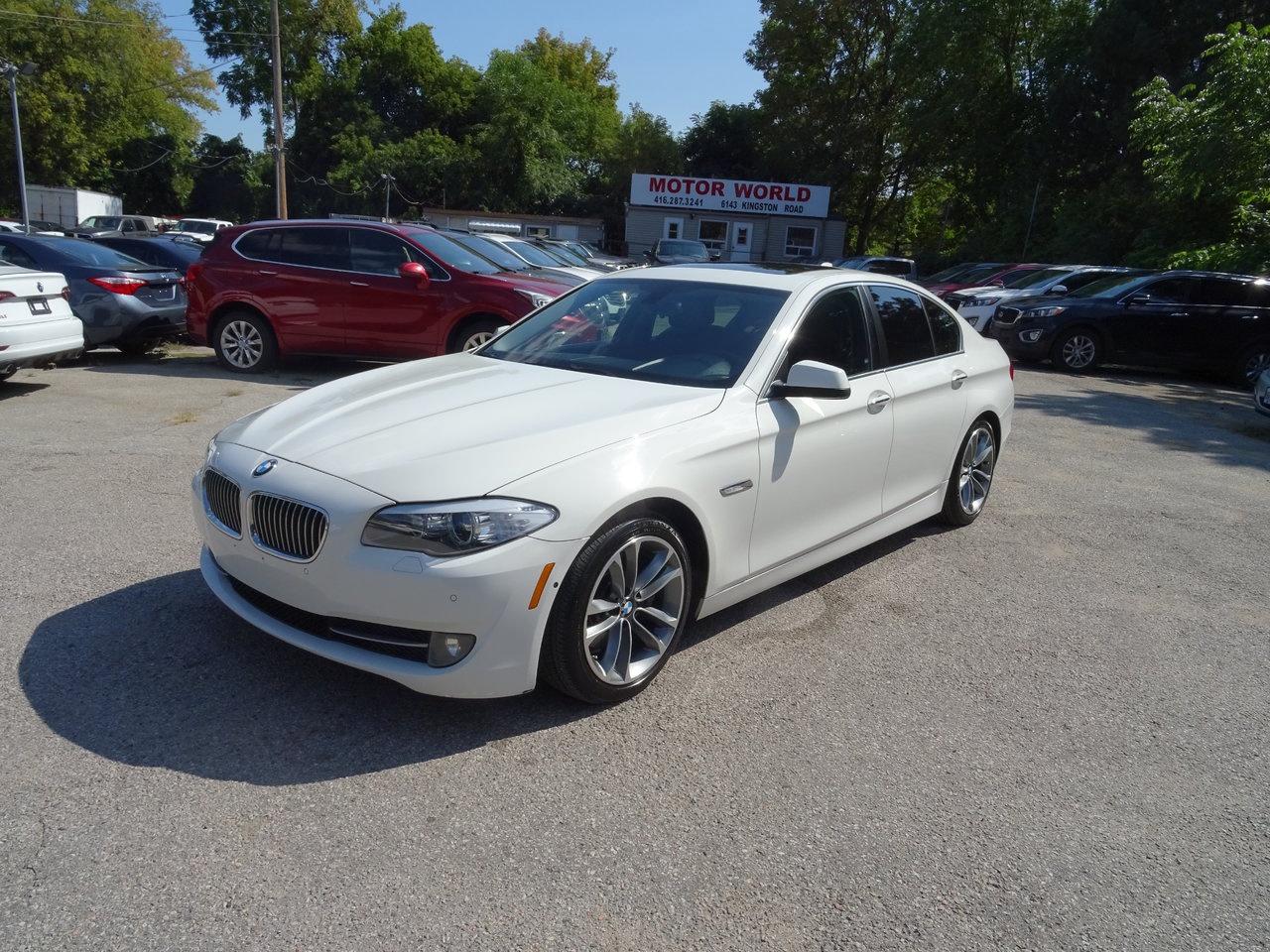 2013 BMW 5 Series 528i xDrive Photo