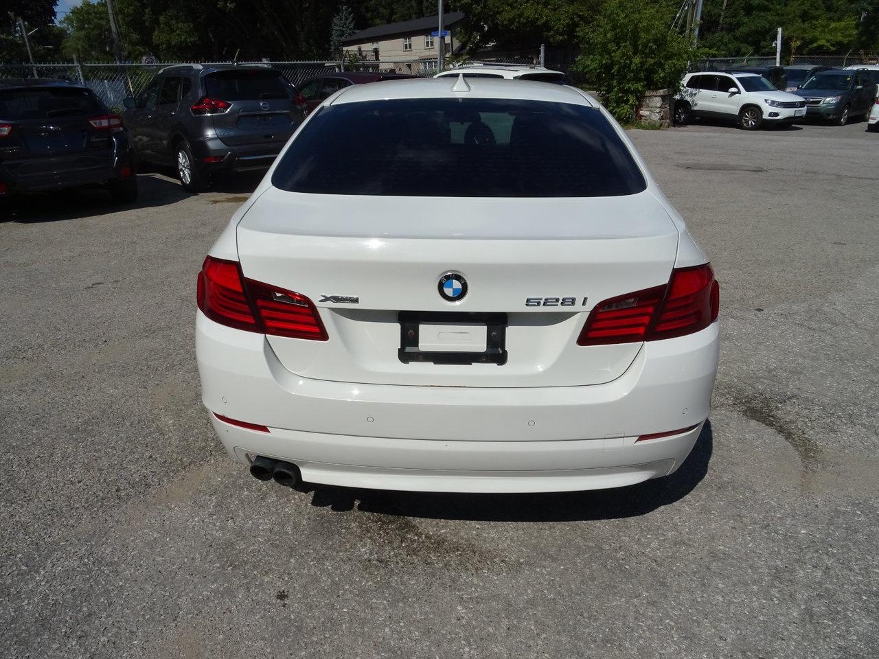 2013 BMW 5 Series 528i xDrive Photo