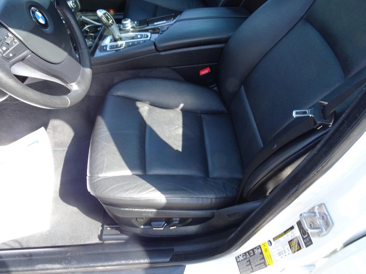 2013 BMW 5 Series 528i xDrive Photo