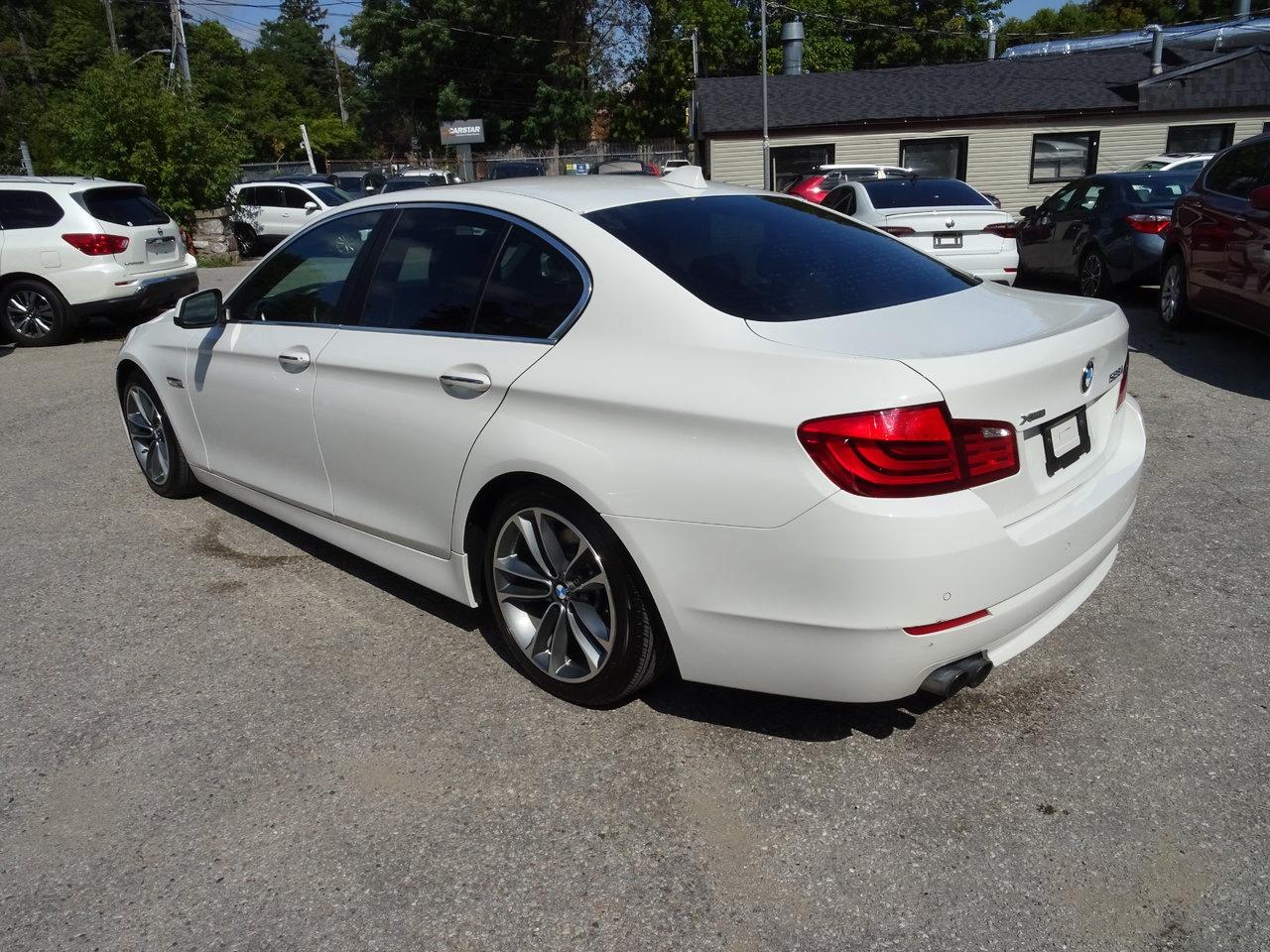 2013 BMW 5 Series 528i xDrive Photo