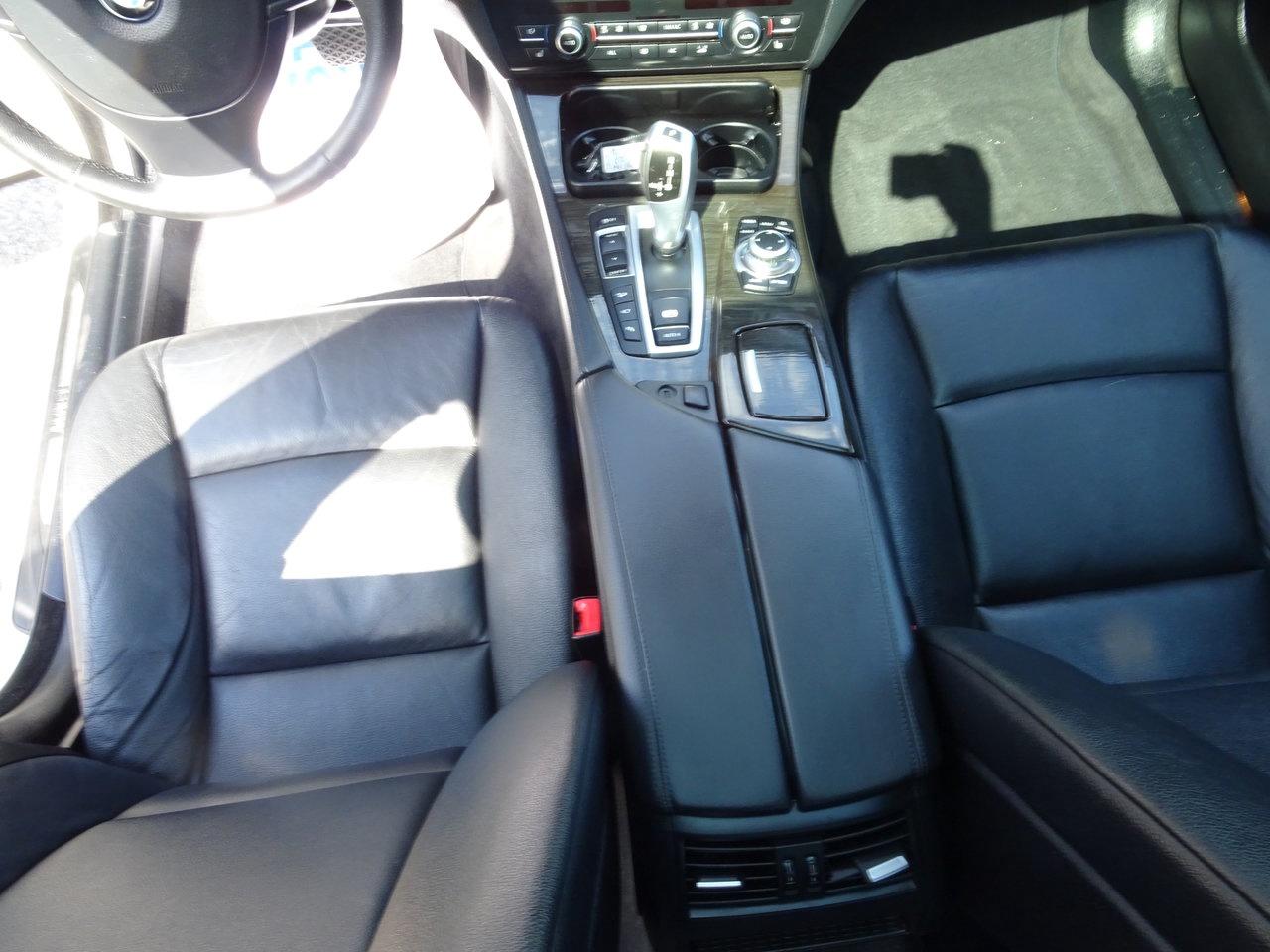 2013 BMW 5 Series 528i xDrive Photo