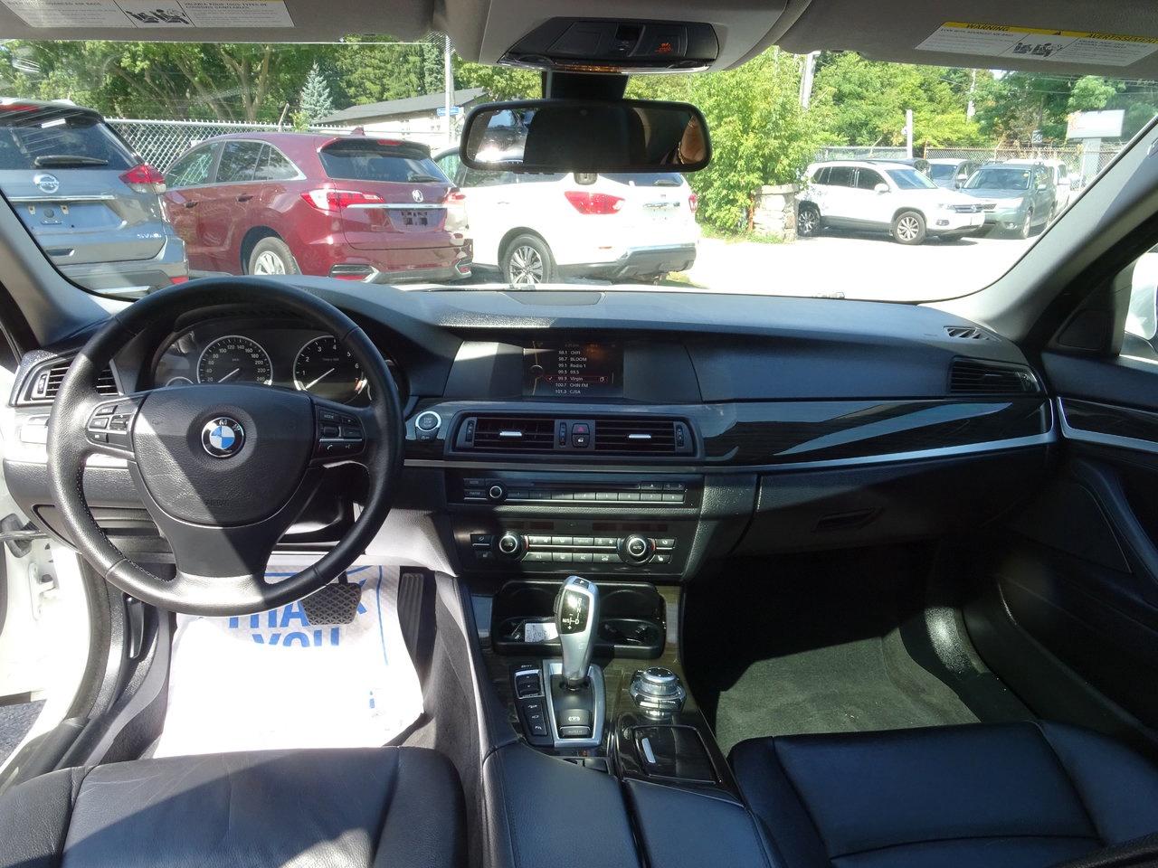 2013 BMW 5 Series 528i xDrive Photo