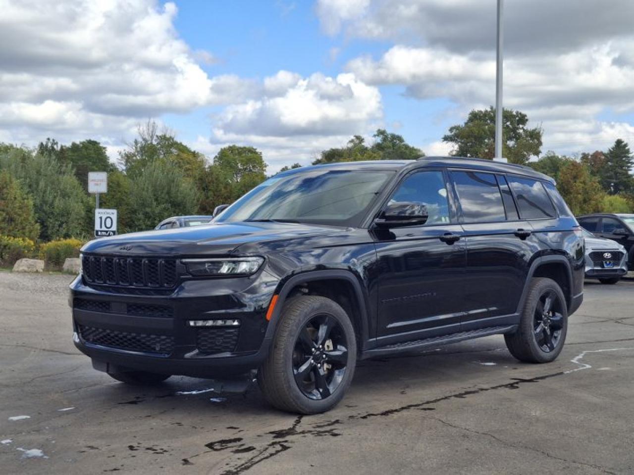 Used 2024 Jeep Grand Cherokee L Limited 4WD | 3rd Row | 360 Cam | Leather | Nav | Pano Roof | Cooled + Heated Seats | and More ! for sale in Guelph, ON
