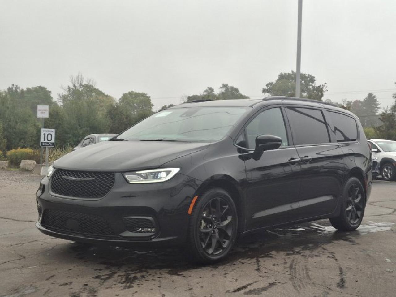 Used 2024 Chrysler Pacifica Touring-L | 