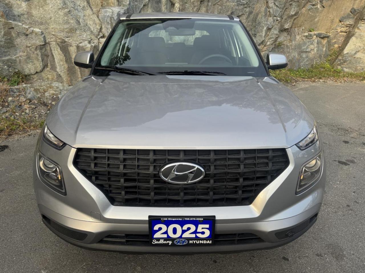 2025 Hyundai Venue Essential IVT Photo2