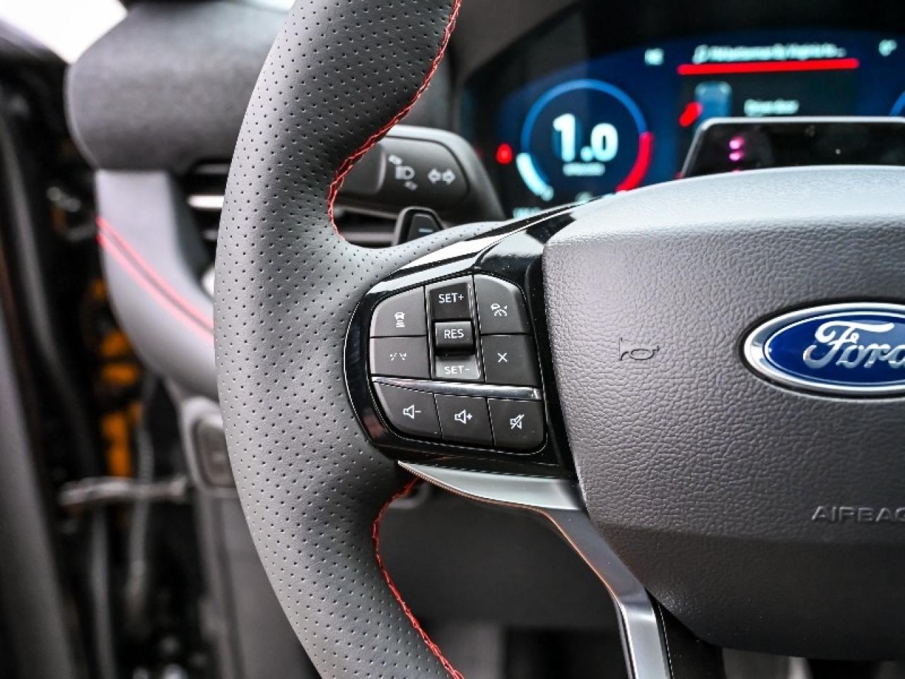 2025 Ford Explorer ST Photo