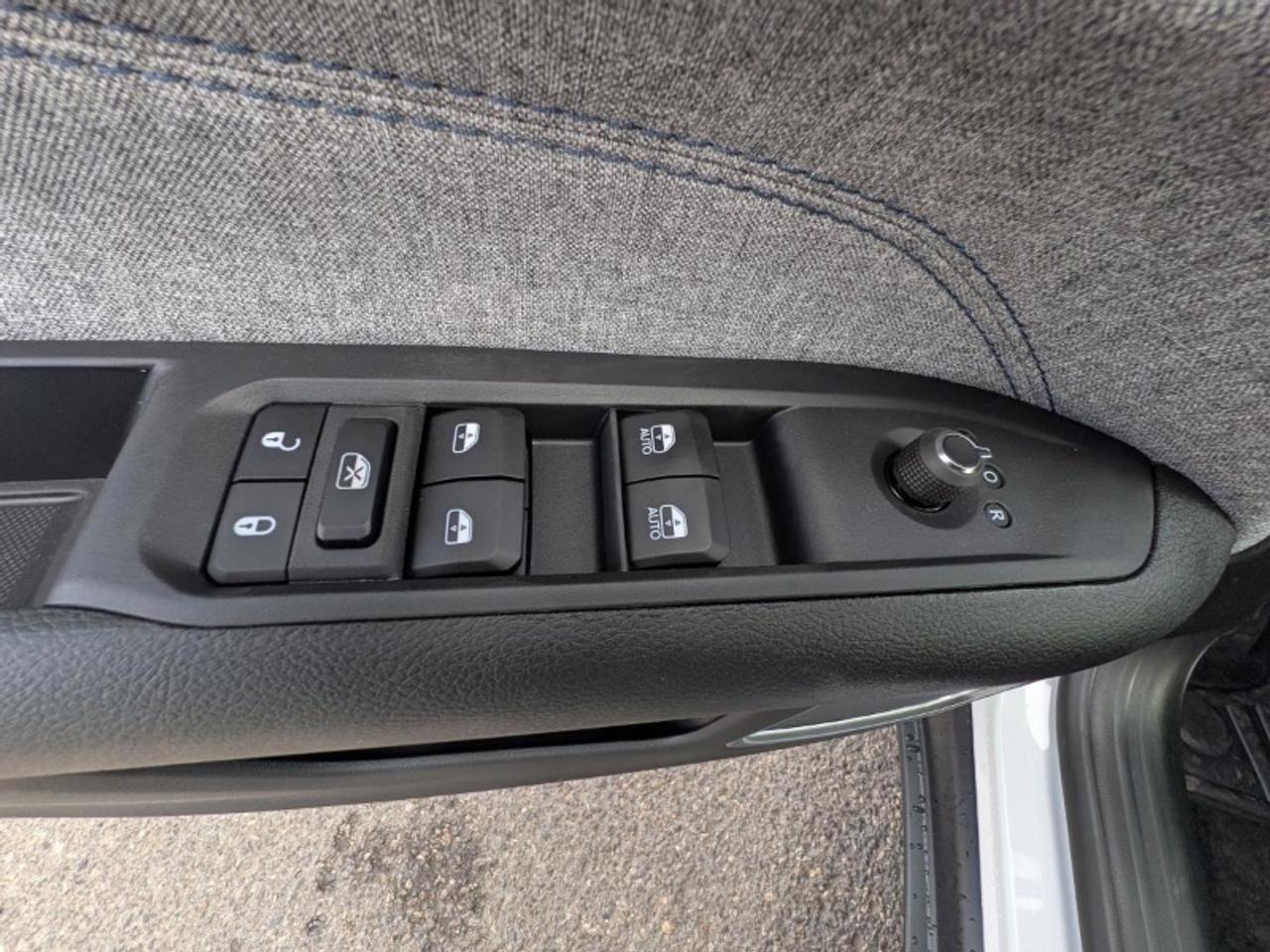 2026 Jeep Compass Sport Photo