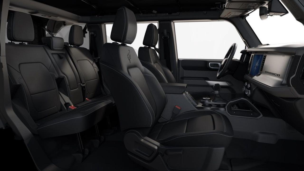 2025 Ford Bronco Outer Banks Photo6