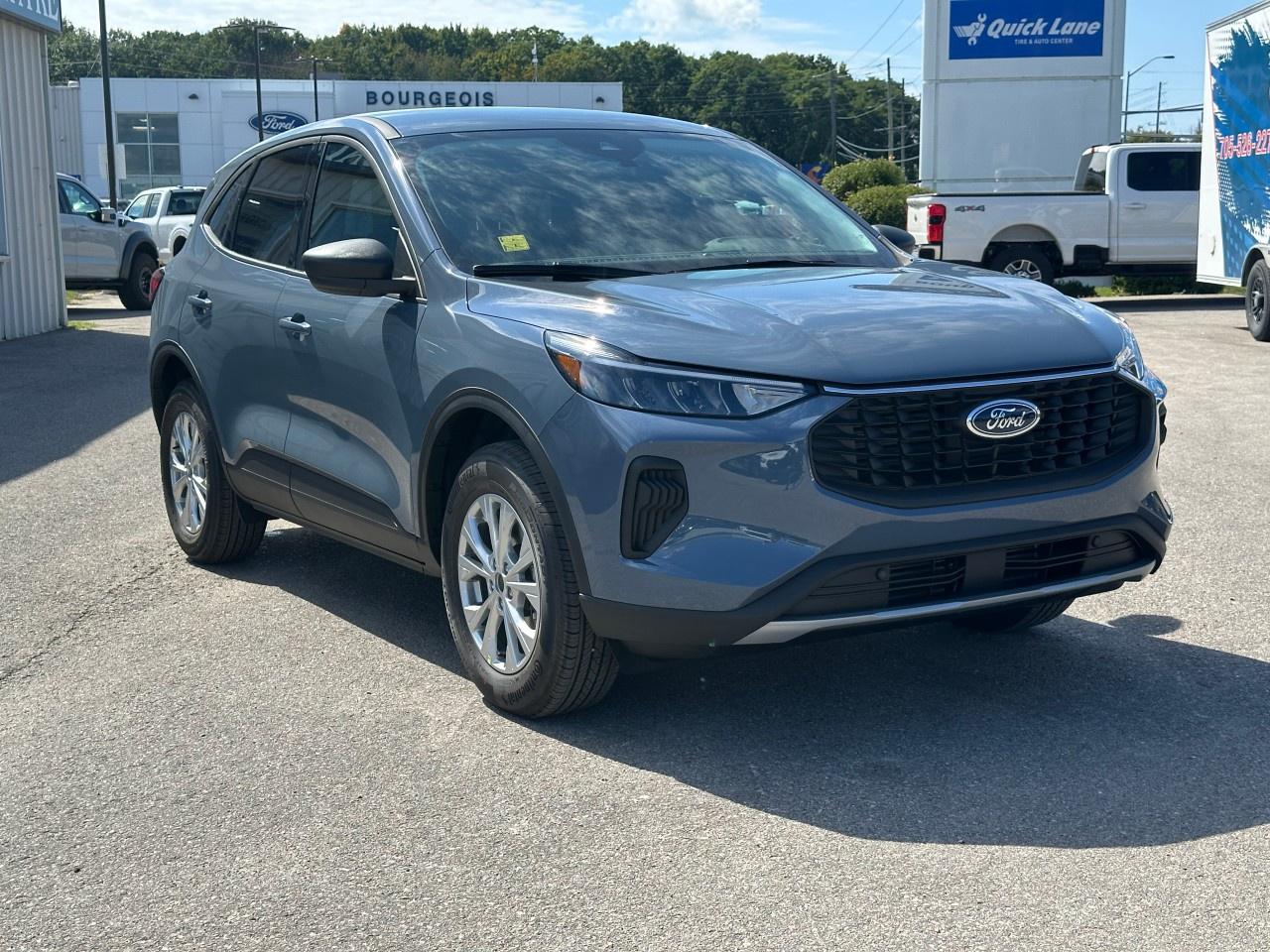 2025 Ford Escape Active AWD Photo3