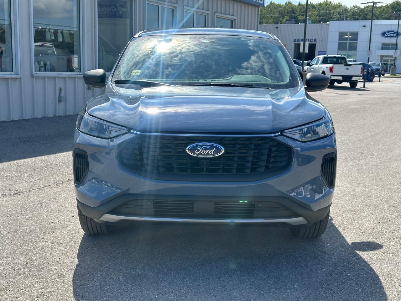 2025 Ford Escape Active AWD Photo2