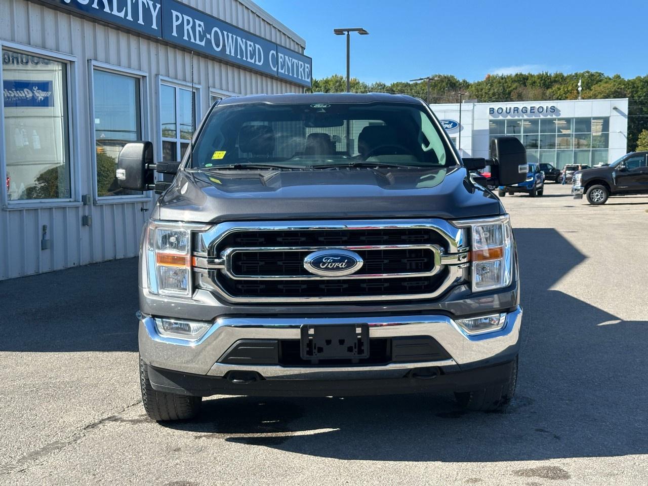 2022 Ford F-150 XLT 4WD SuperCrew 6.5' Box Photo2