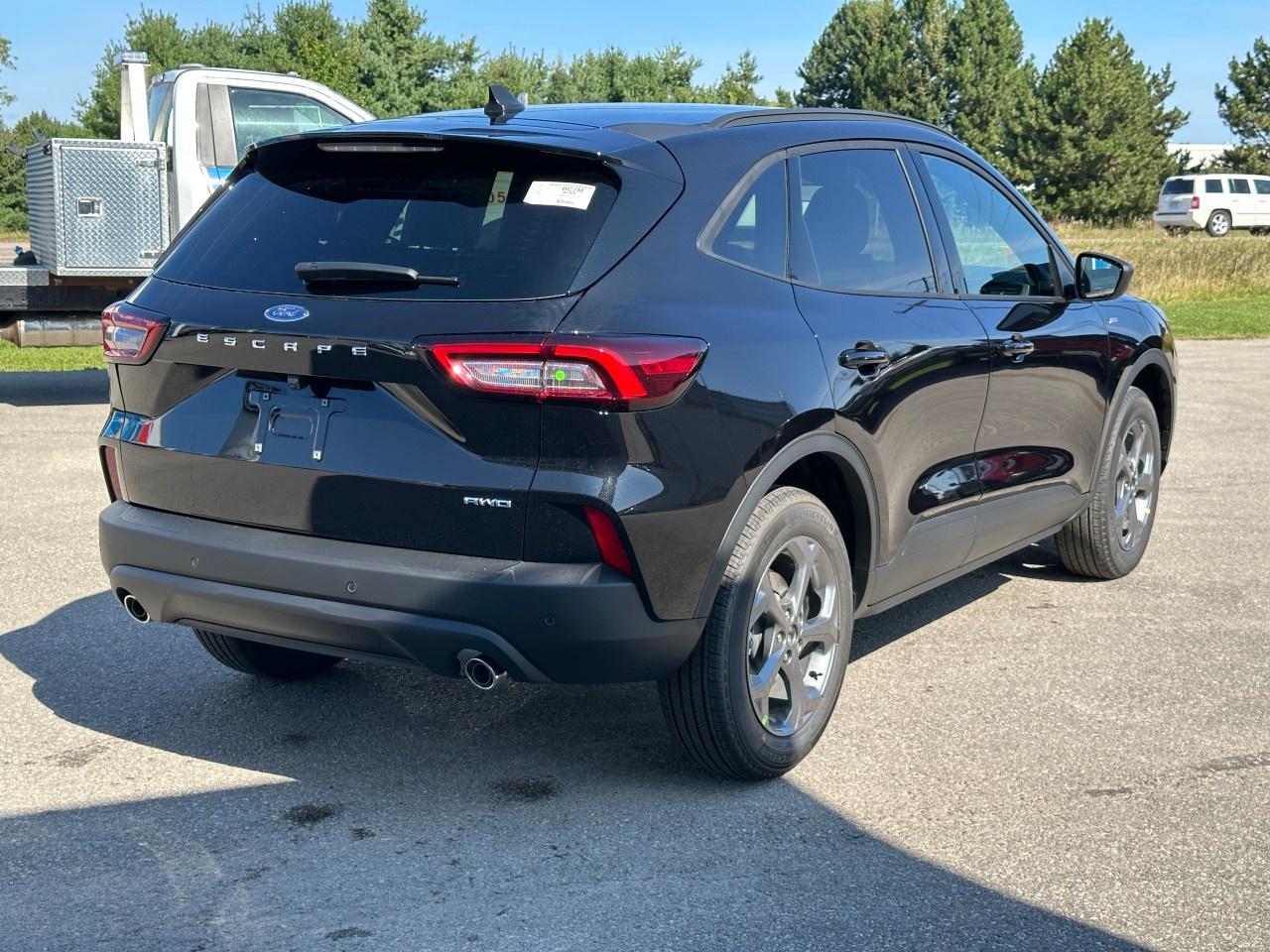2025 Ford Escape ST-Line AWD Photo