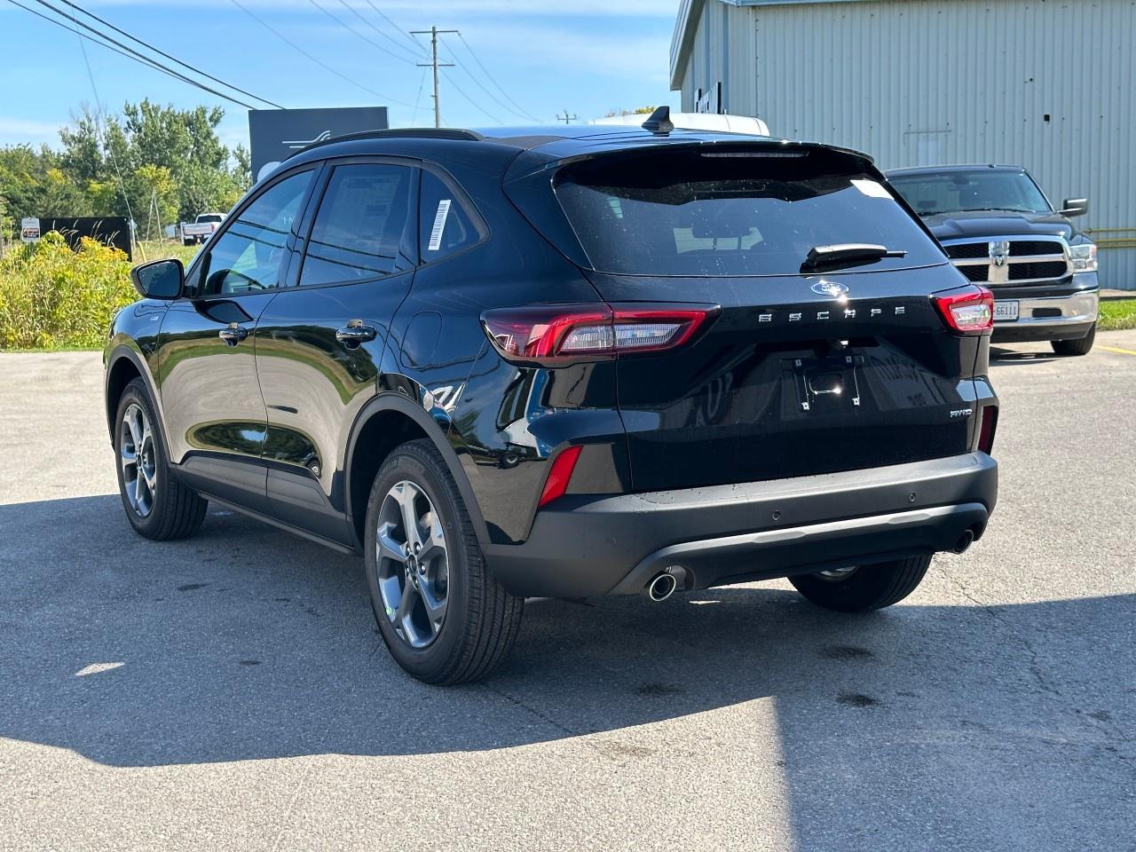 2025 Ford Escape ST-Line AWD Photo