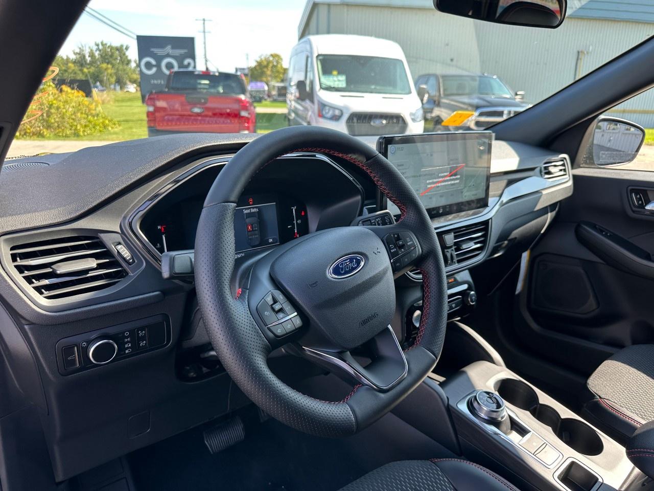 2025 Ford Escape ST-Line AWD Photo