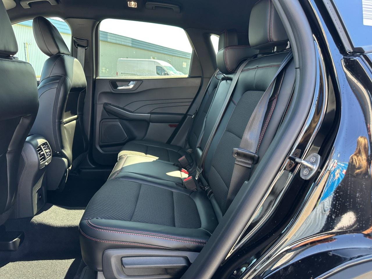 2025 Ford Escape ST-Line AWD Photo