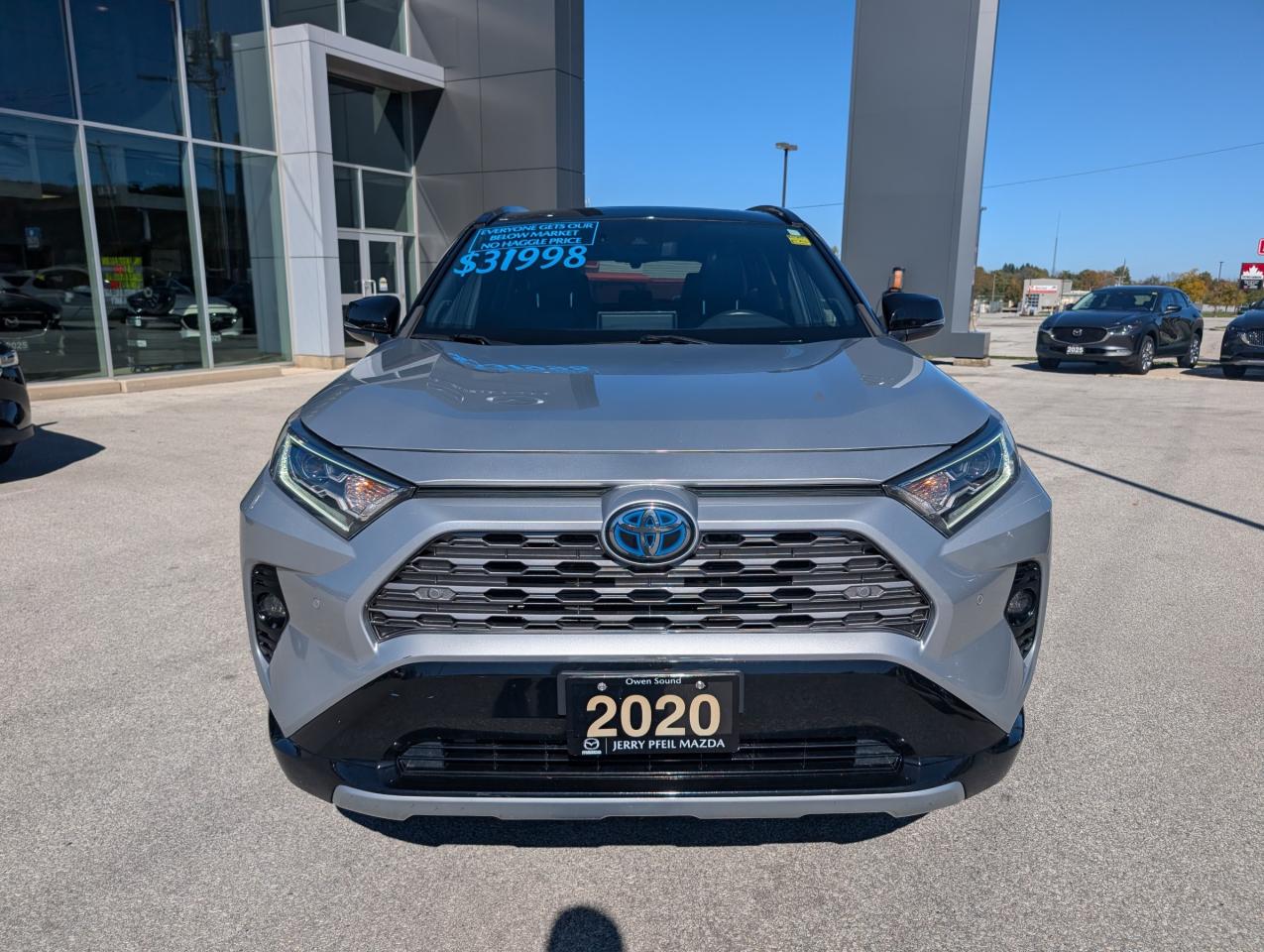 2020 Toyota RAV4 Hybrid XLE Photo