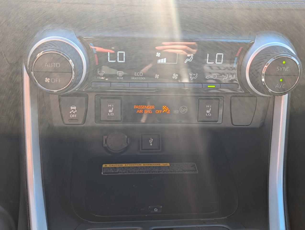 2020 Toyota RAV4 Hybrid XLE Photo