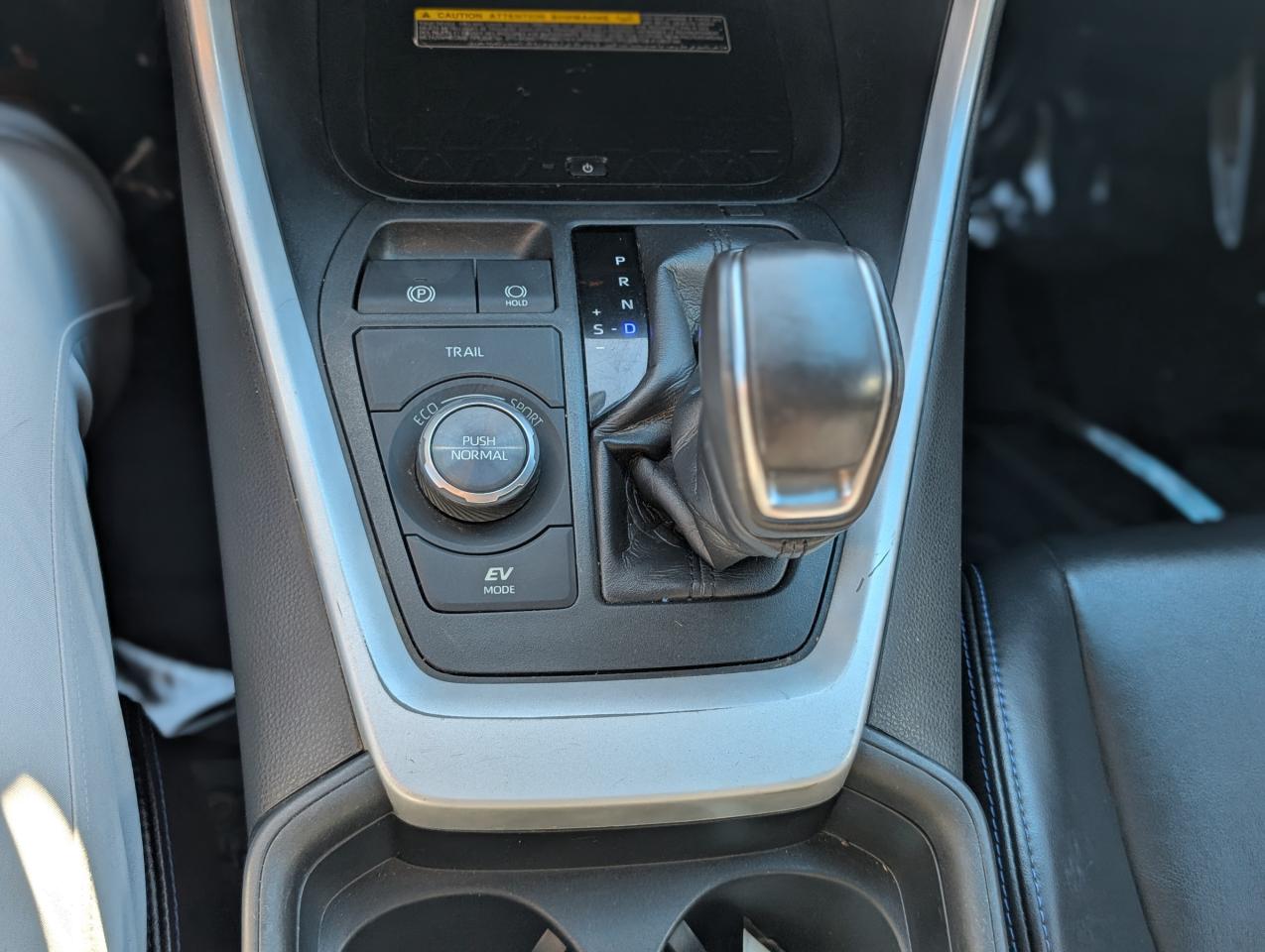 2020 Toyota RAV4 Hybrid XLE Photo