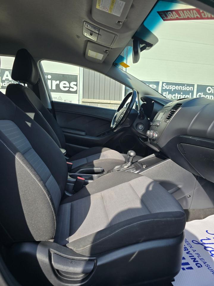 2016 Kia Forte5 EX - Photo #4