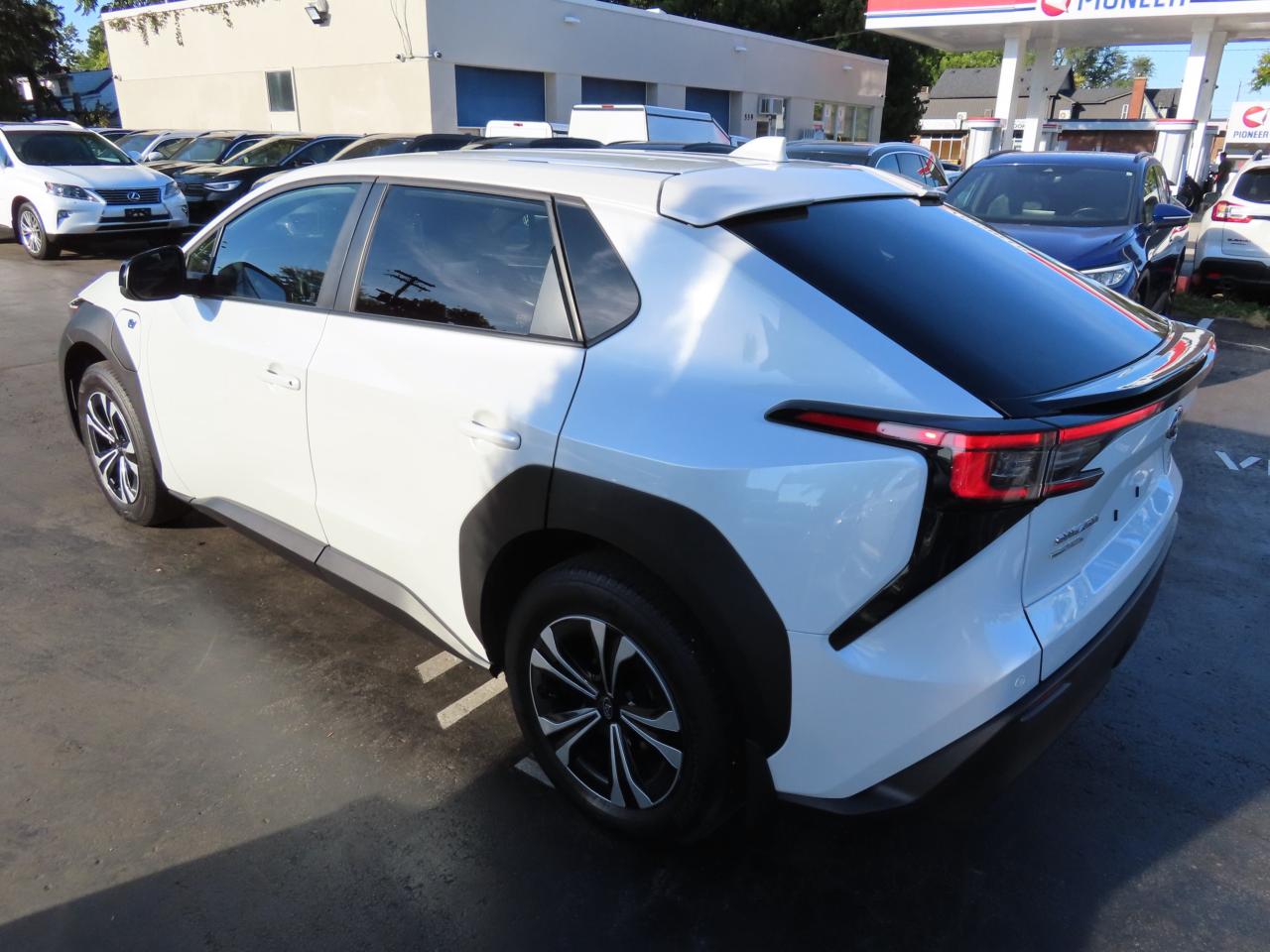 2023 Subaru Solterra Lane Assist - Blind Spot Monitor - Awd - Low Kms !! Photo