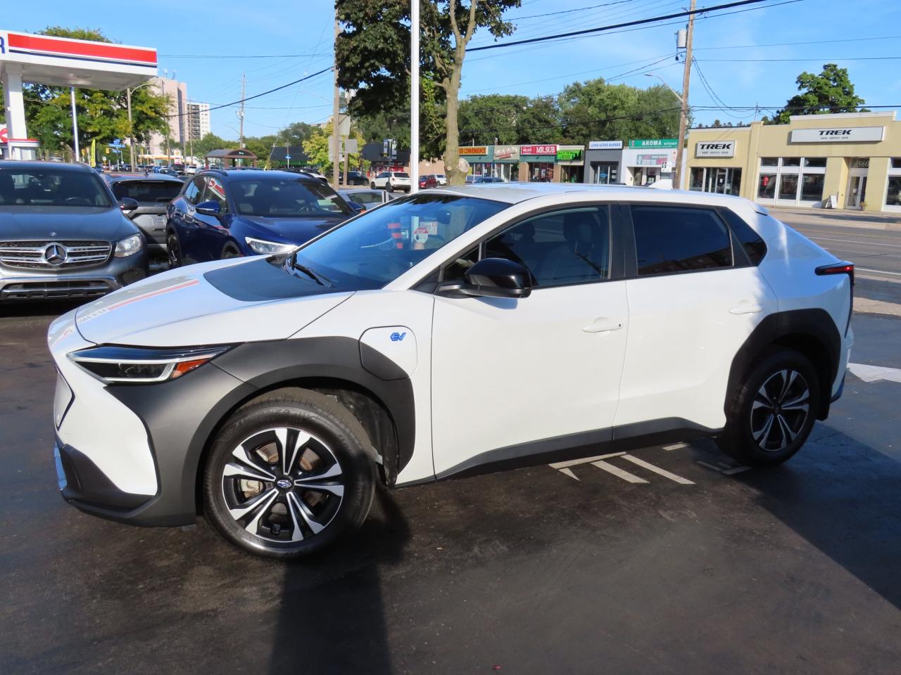 2023 Subaru Solterra Lane Assist - Blind Spot Monitor - Awd - Low Kms !! Photo