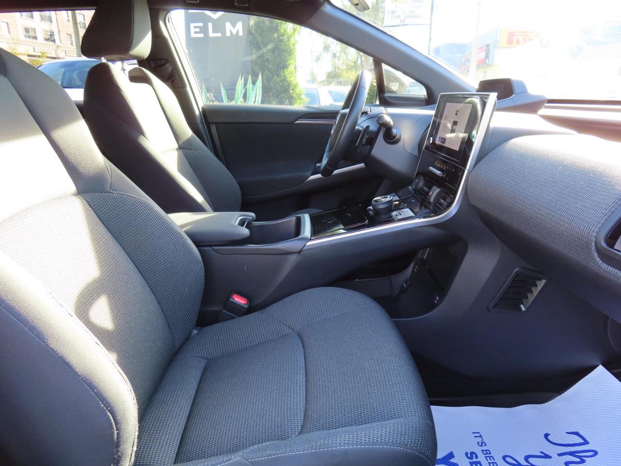 2023 Subaru Solterra Lane Assist - Blind Spot Monitor - Awd - Low Kms !! Photo