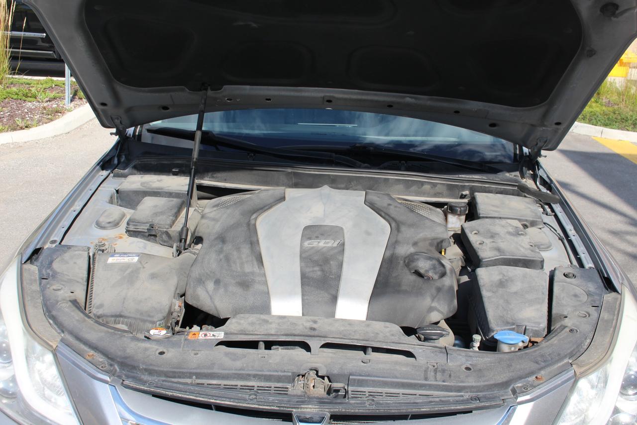 2012 Hyundai Genesis w/Premium Pkg - Photo #12