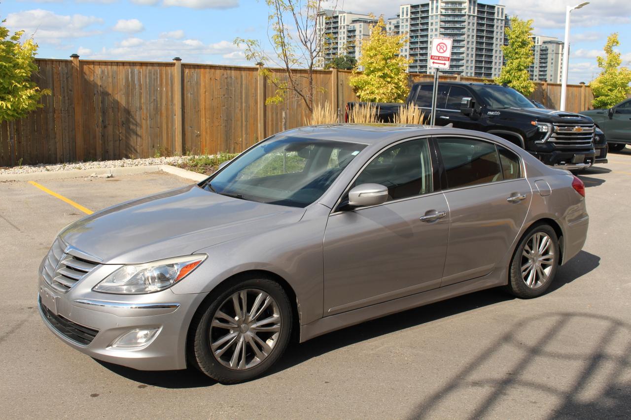 2012 Hyundai Genesis w/Premium Pkg - Photo #9