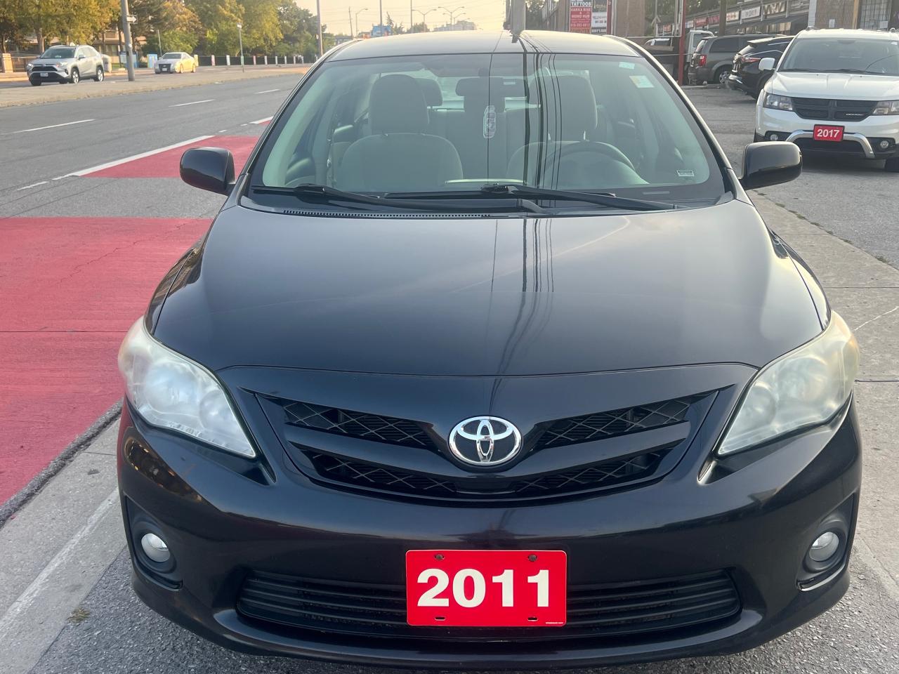 2011 Toyota Corolla LE-EXTRA CLEAN-LOW KMS -HEATED SEATS - Photo #2