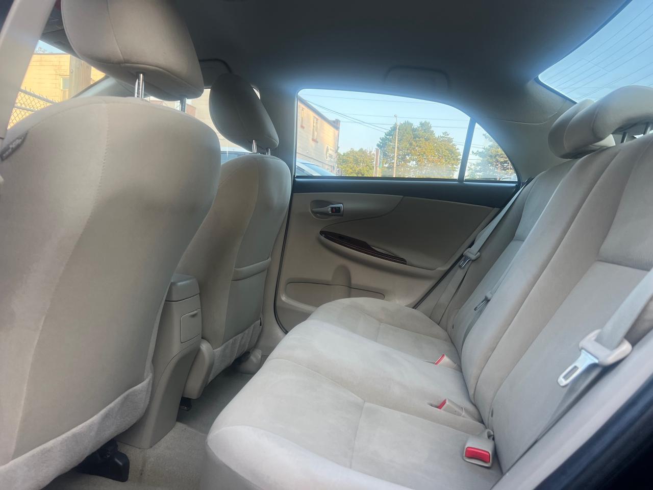 2011 Toyota Corolla LE-EXTRA CLEAN-LOW KMS -HEATED SEATS - Photo #11