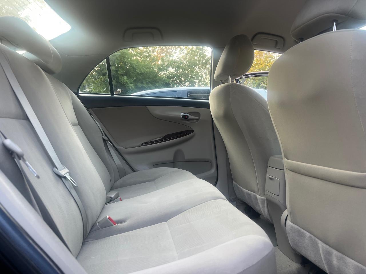 2011 Toyota Corolla LE-EXTRA CLEAN-LOW KMS -HEATED SEATS - Photo #14