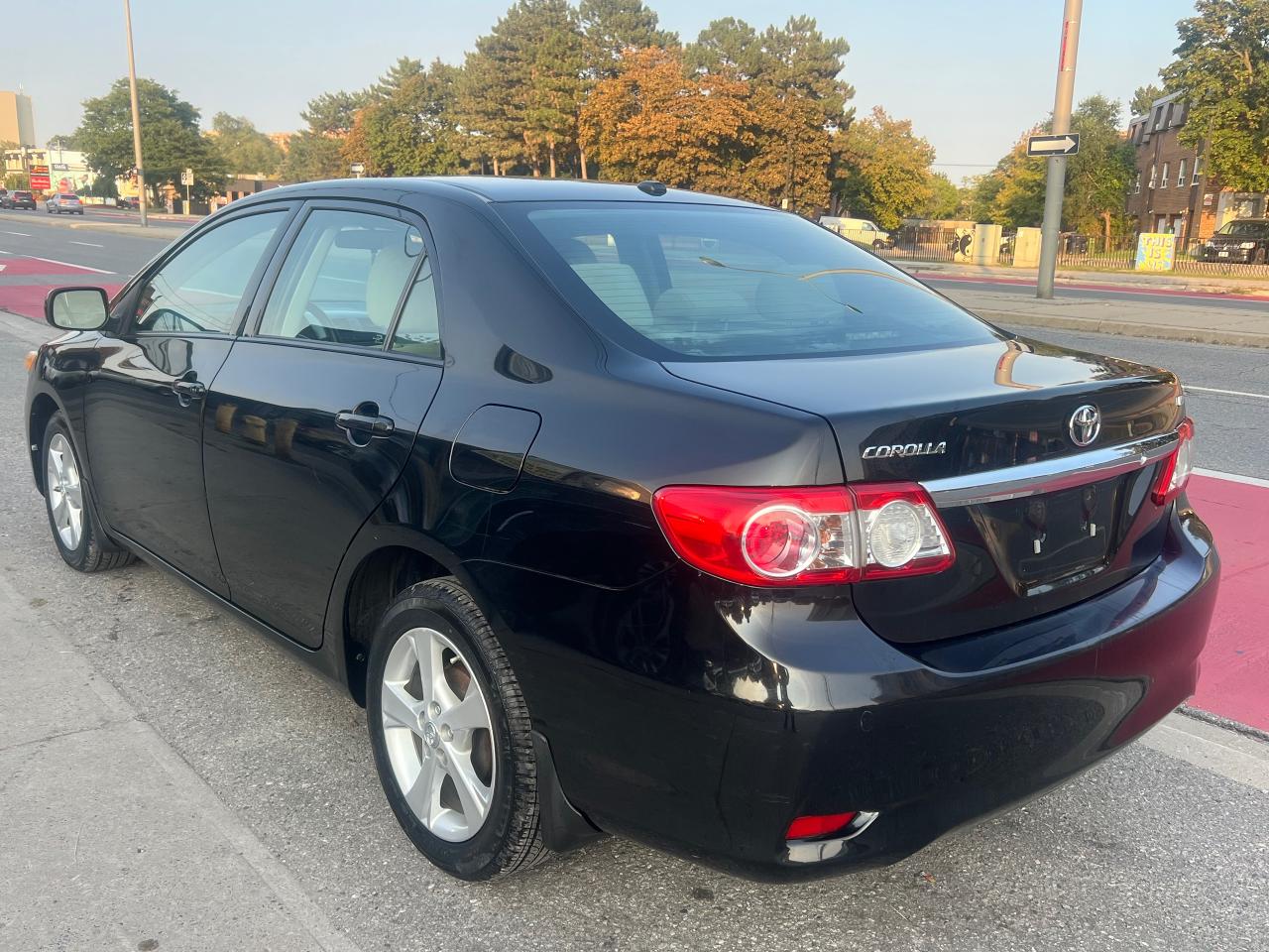 2011 Toyota Corolla LE-EXTRA CLEAN-LOW KMS -HEATED SEATS Photo4