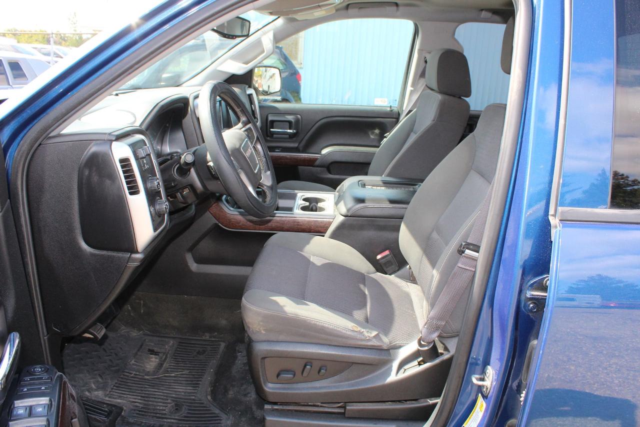 2017 GMC Sierra 1500 4WD DOUBLE CAB 143.5" SLE Photo4