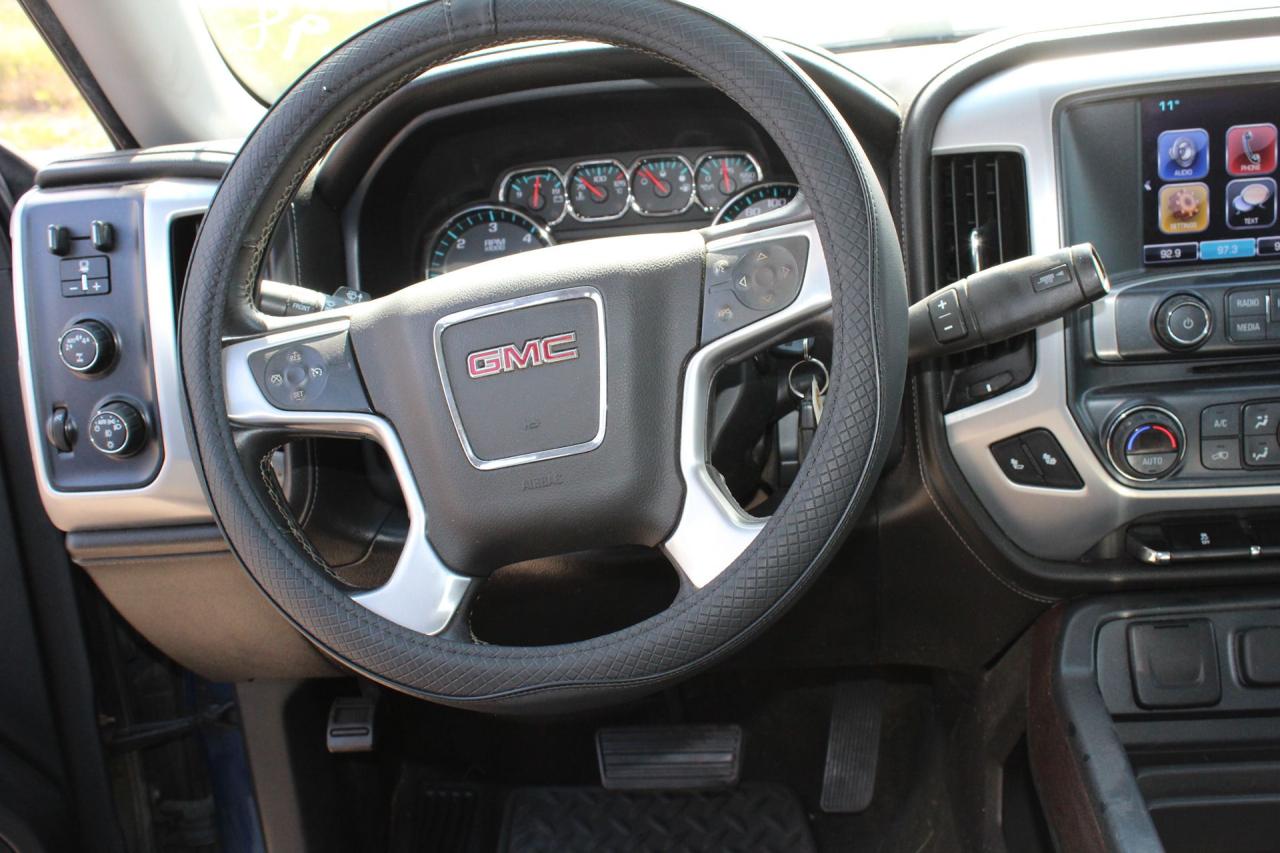 2017 GMC Sierra 1500 4WD DOUBLE CAB 143.5" SLE Photo