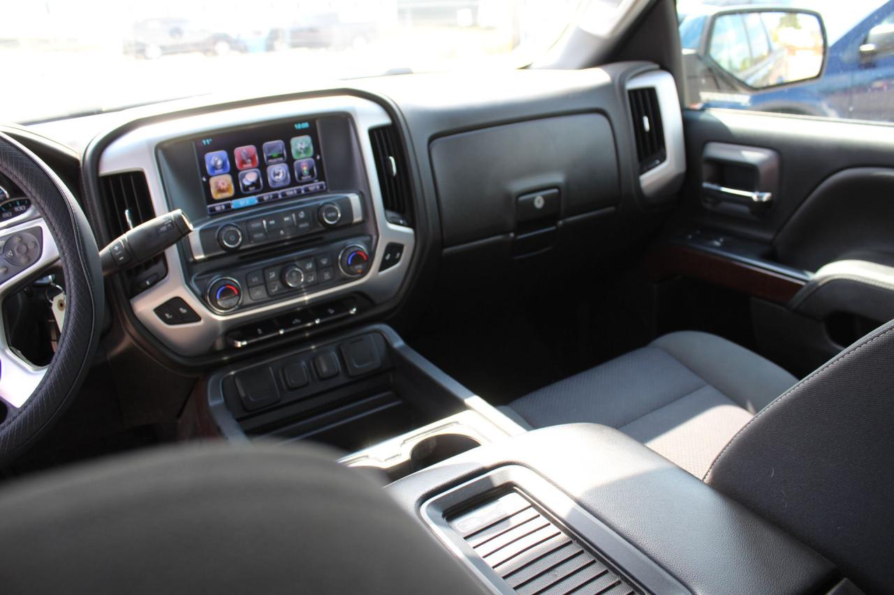 2017 GMC Sierra 1500 4WD DOUBLE CAB 143.5" SLE Photo