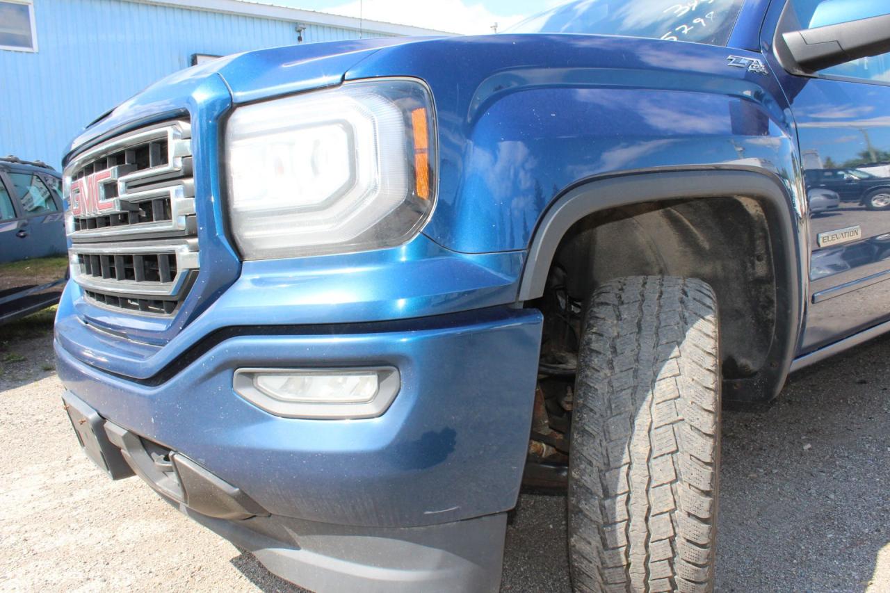 2017 GMC Sierra 1500 4WD DOUBLE CAB 143.5" SLE Photo